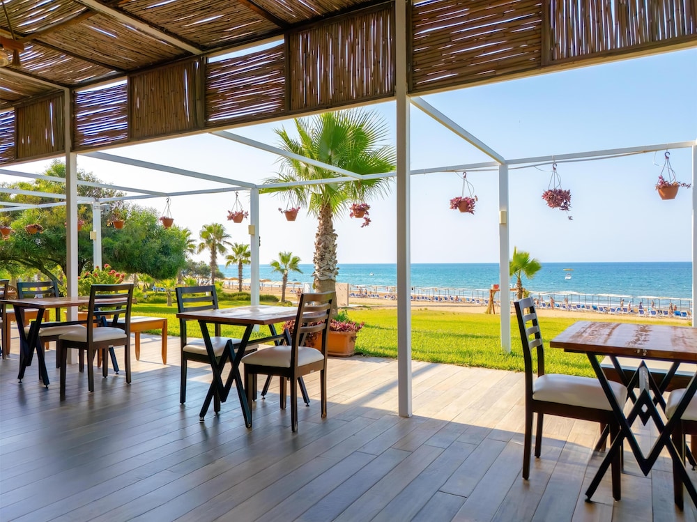 Sural Hotel - All Inclusive — Restaurant & bars in Side