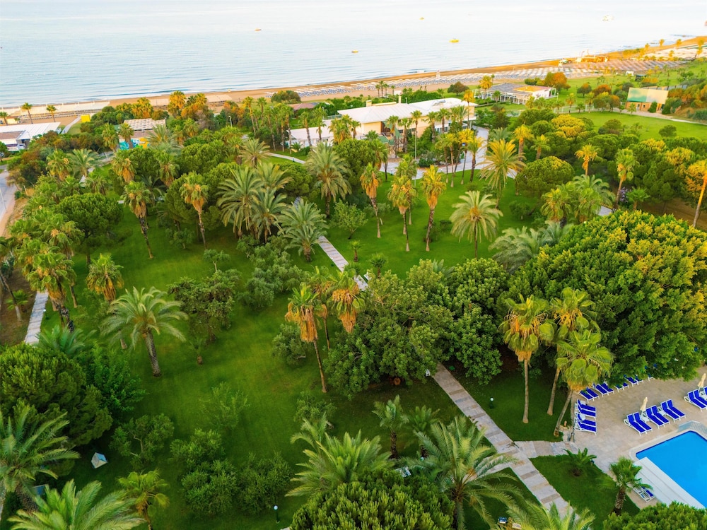 Sural Hotel - All Inclusive — Beach in Side