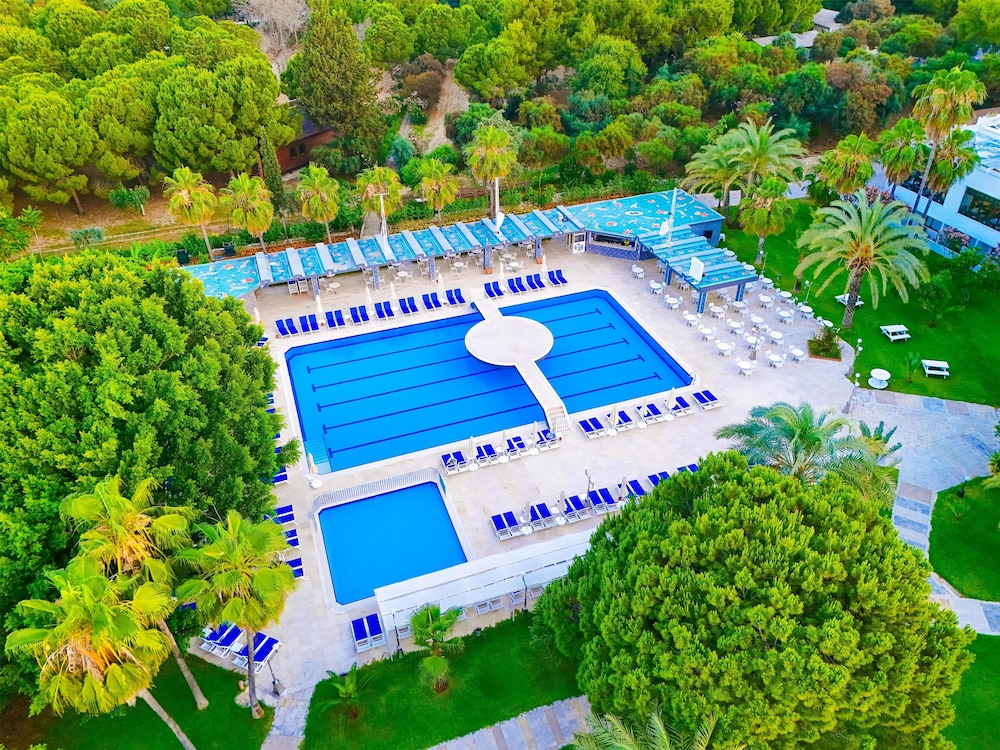 Sural Hotel - All Inclusive — Swimming pool in Side