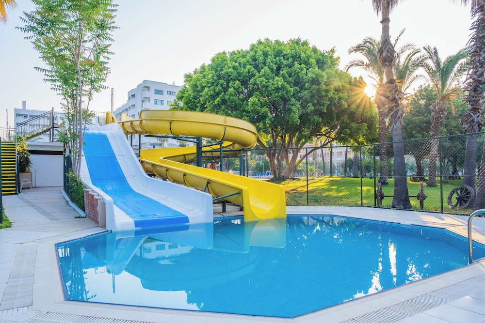 Sural Hotel - All Inclusive — Swimming pool in Side