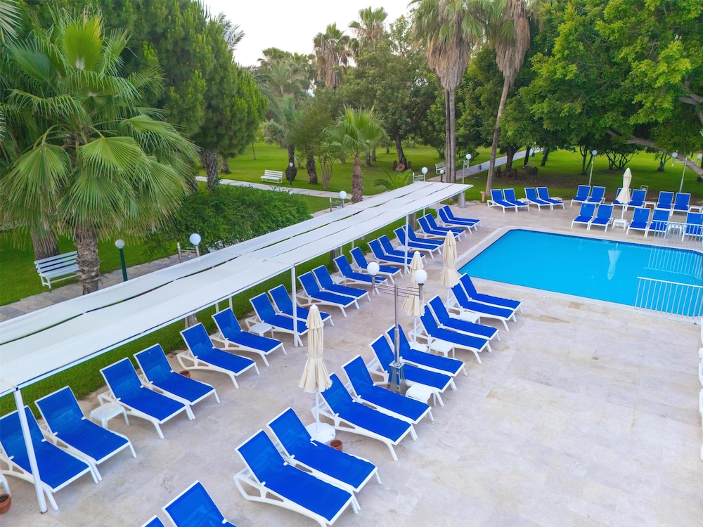 Sural Hotel - All Inclusive — Swimming pool in Side