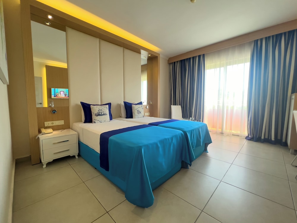 AQI Pegasos World - All inclusive — Hotel rooms in Side
