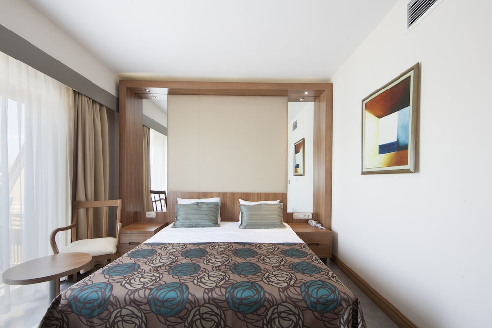 AQI Pegasos World - All inclusive — Hotel rooms in Side