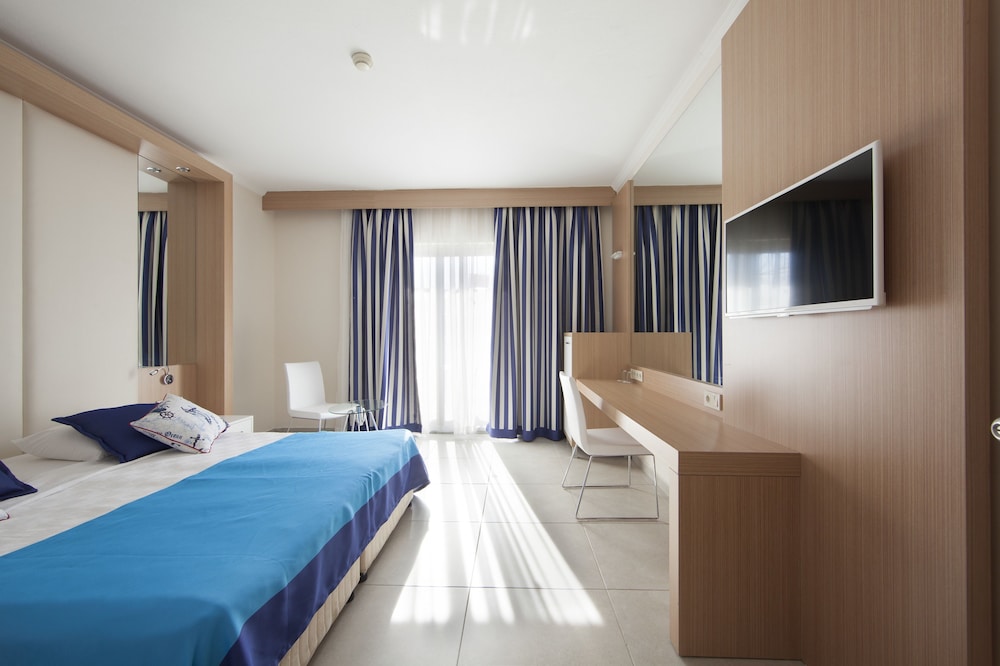 AQI Pegasos World - All inclusive — Hotel rooms in Side