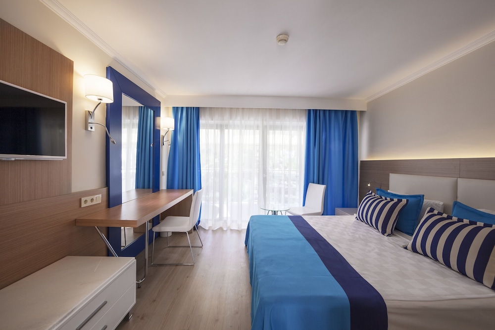 AQI Pegasos World - All inclusive — Hotel rooms in Side