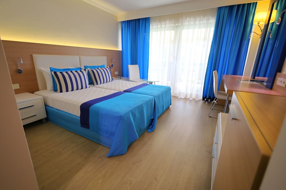 AQI Pegasos World - All inclusive — Hotel rooms in Side