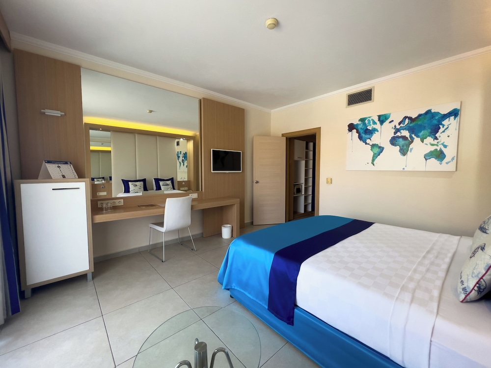 AQI Pegasos World - All inclusive — Hotel rooms in Side