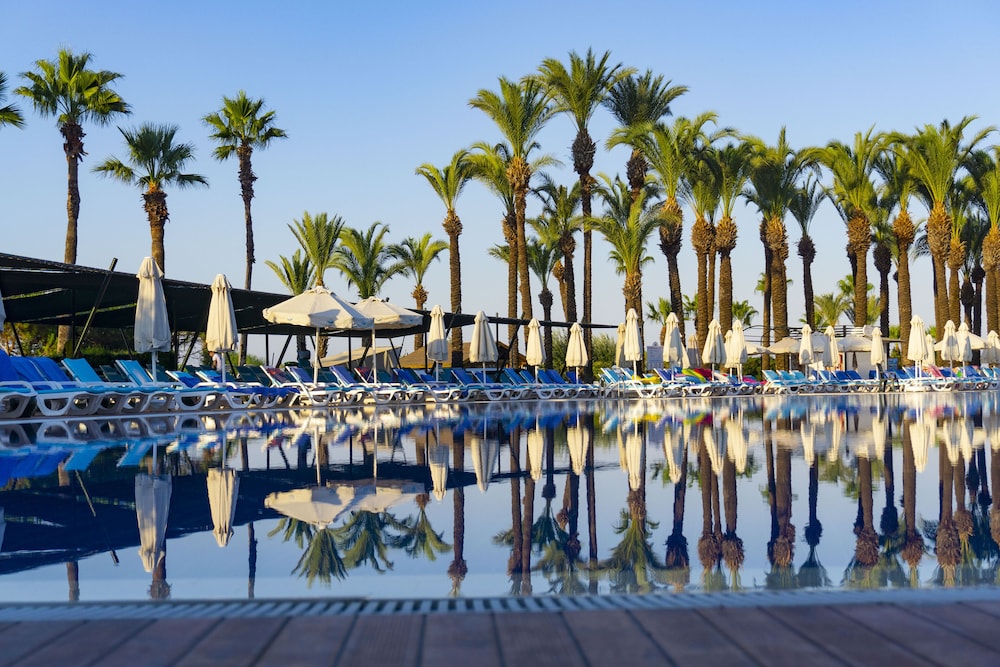 AQI Pegasos World - All inclusive — Swimming pool in Side