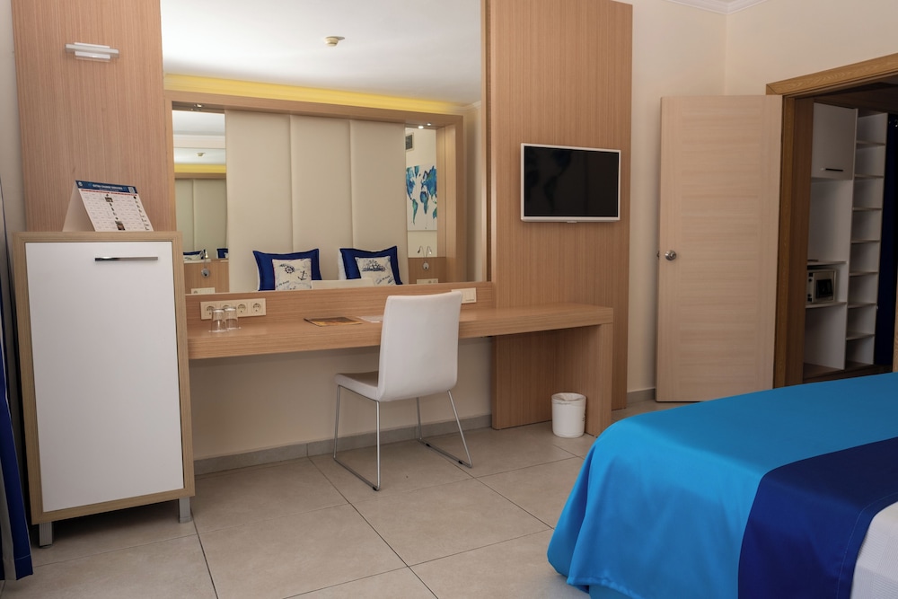 AQI Pegasos World - All inclusive — Hotel rooms in Side