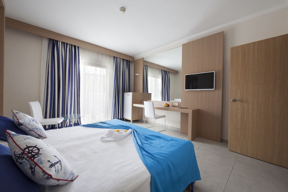 AQI Pegasos World - All inclusive — Hotel rooms in Side
