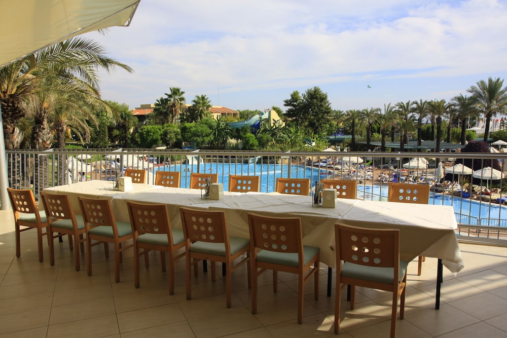 AQI Pegasos World - All inclusive — Restaurant & bars in Side