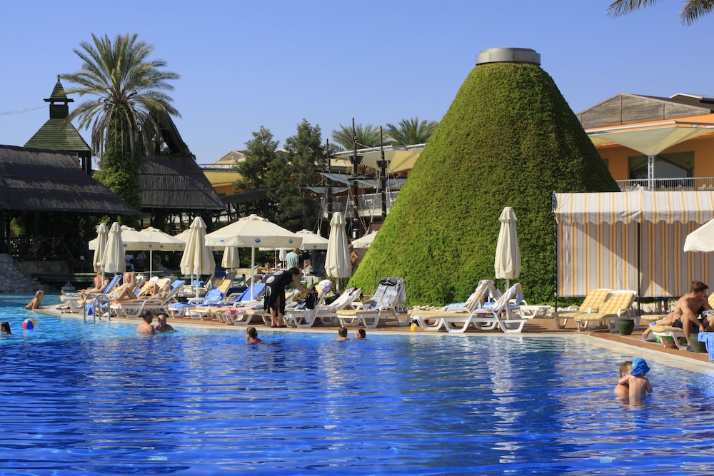 AQI Pegasos World - All inclusive — Swimming pool in Side