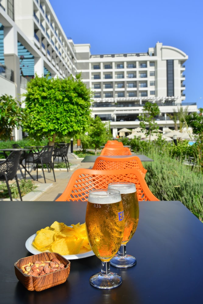 Seaden Valentine Resort & Spa - Adults Only - All inclusive — Restaurant & bars in Side
