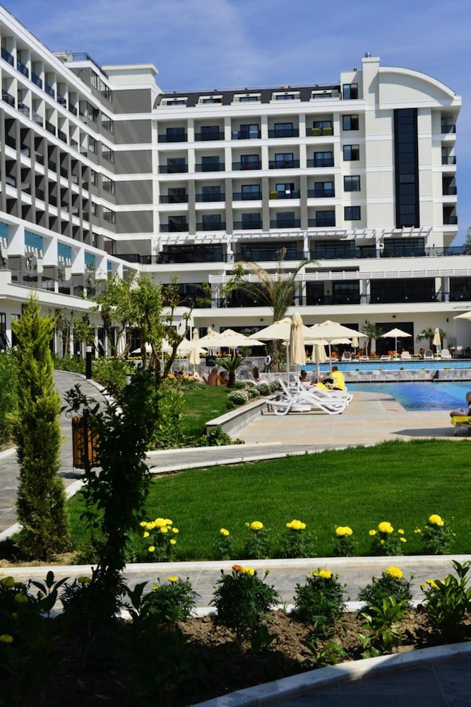 Seaden Valentine Resort & Spa - Adults Only - All inclusive — Swimming pool in Side