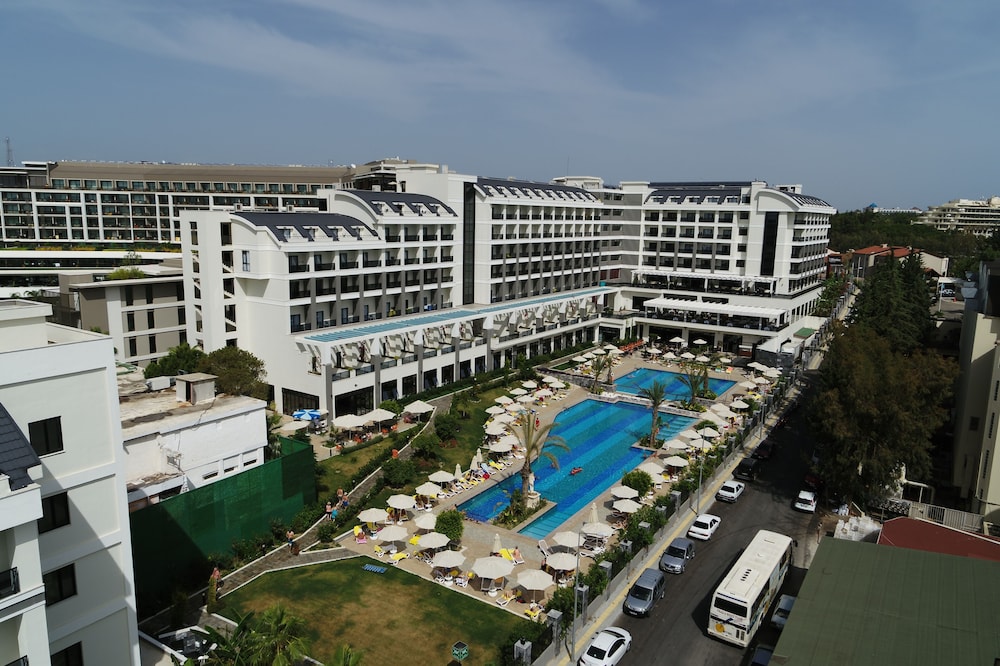 Seaden Valentine Resort & Spa - Adults Only - All inclusive — Hotel building in Side
