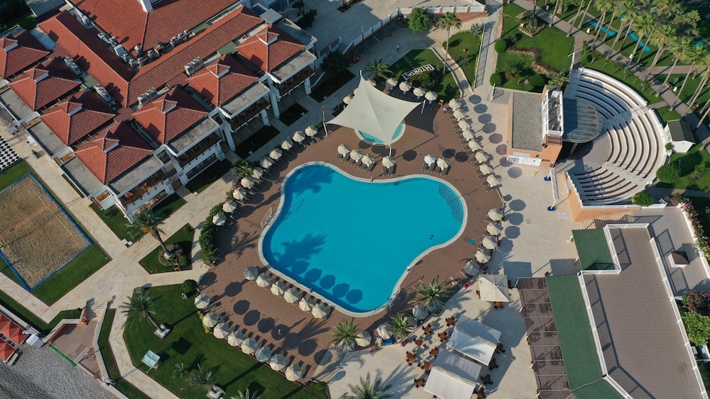 Corendon Hydros Club Kemer - Ultra All Inclusive — Swimming pool in Kemer