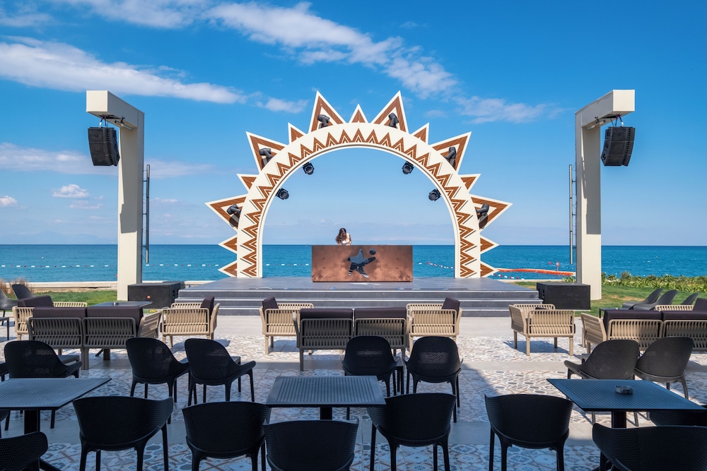 Corendon Hydros Club Kemer - Ultra All Inclusive — Restaurant & bars in Kemer