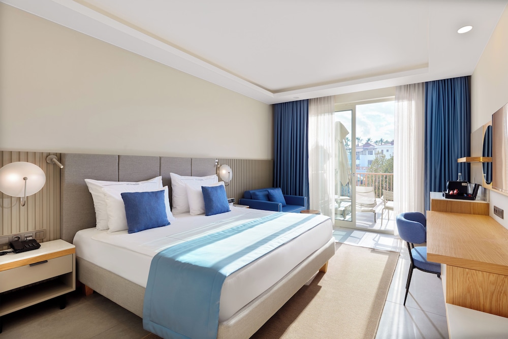 Corendon Hydros Club Kemer - Ultra All Inclusive — Hotel rooms in Kemer