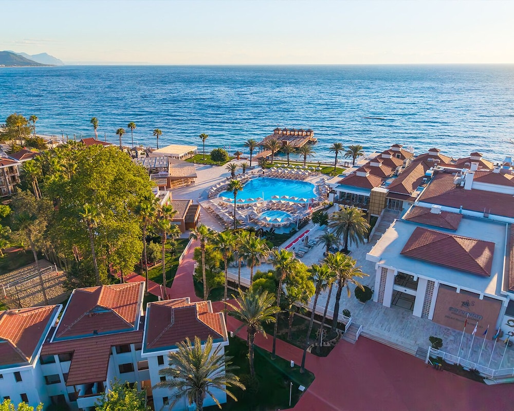 Corendon Hydros Club Kemer - Ultra All Inclusive — Swimming pool in Kemer