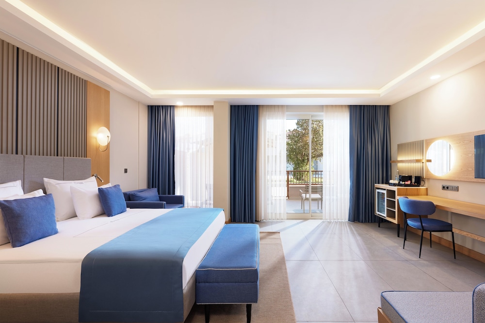 Corendon Hydros Club Kemer - Ultra All Inclusive — Hotel rooms in Kemer