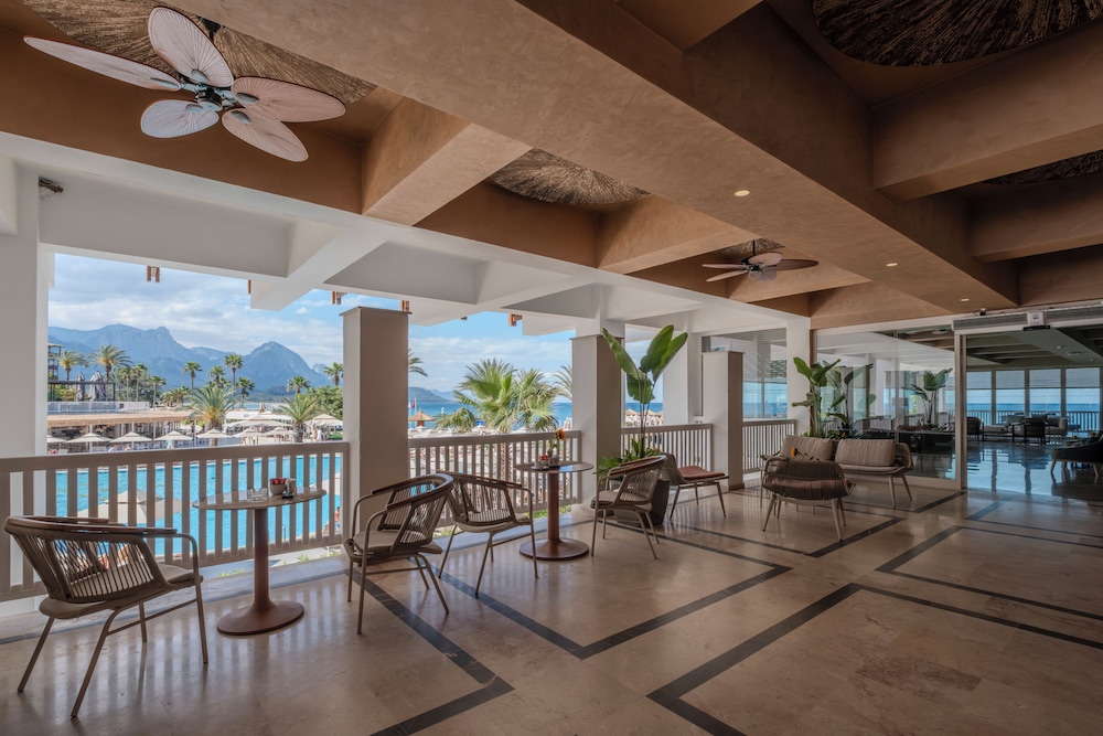 Corendon Hydros Club Kemer - Ultra All Inclusive — Restaurant & bars in Kemer