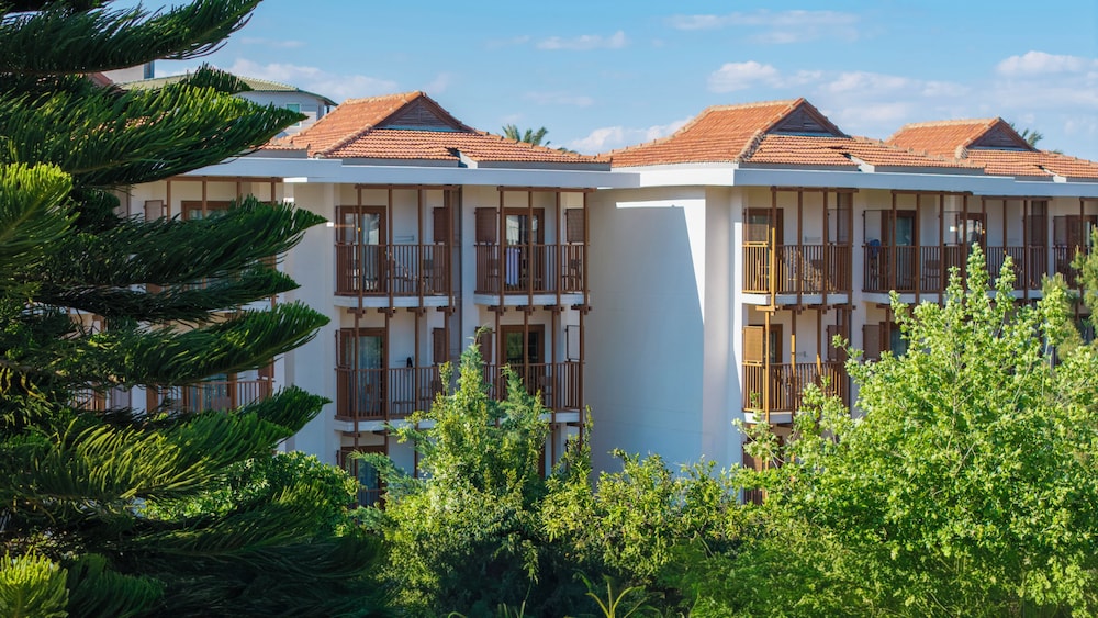 Corendon Hydros Club Kemer - Ultra All Inclusive — Hotel building in Kemer