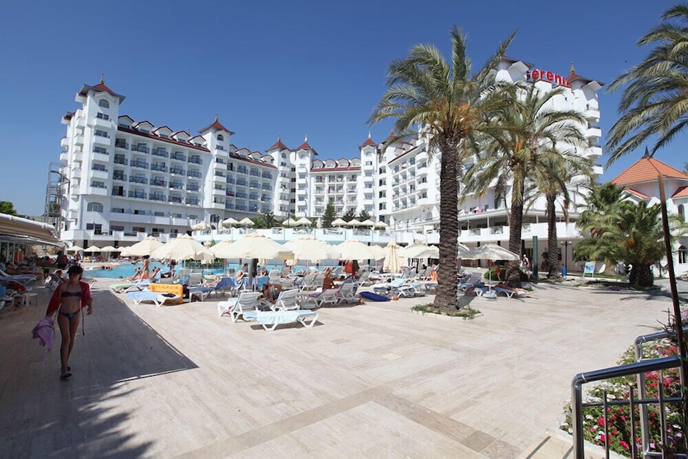 Serenis Hotel - All Inclusive — Beach in Side