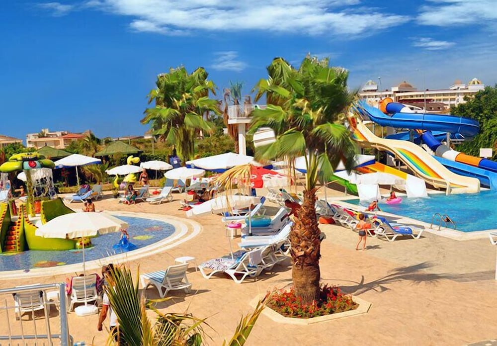 Serenis Hotel - All Inclusive — Beach in Side