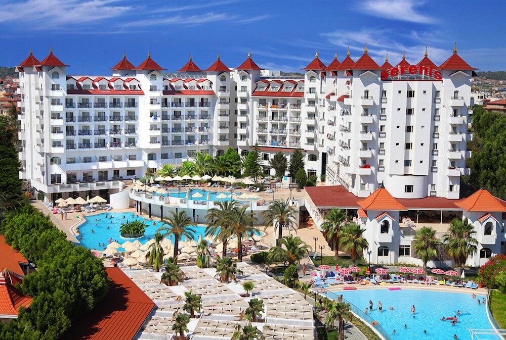 Serenis Hotel - All Inclusive — Swimming pool in Side