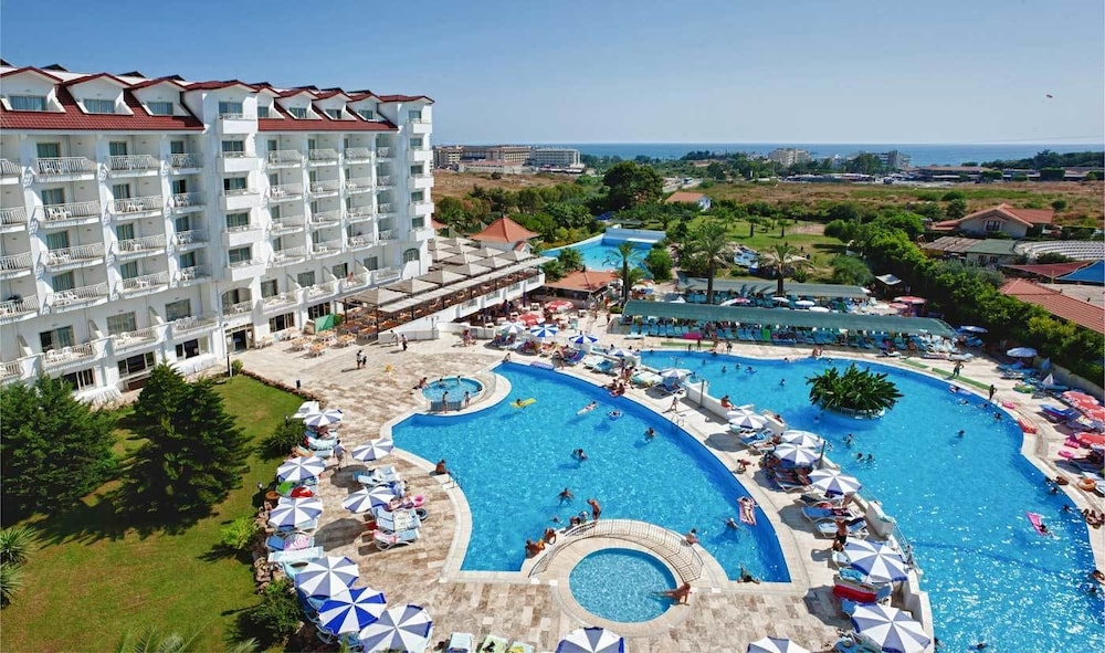 Serenis Hotel - All Inclusive — Swimming pool in Side