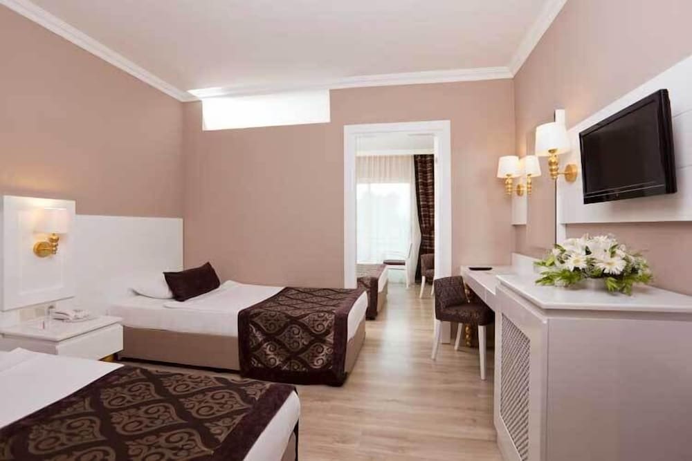 Serenis Hotel - All Inclusive — Hotel rooms in Side