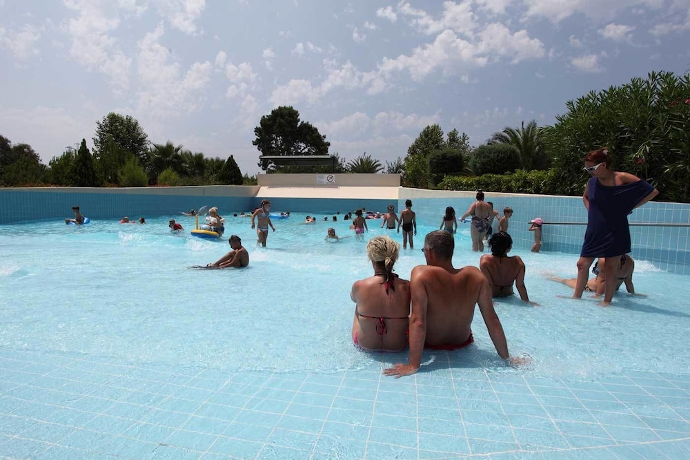 Serenis Hotel - All Inclusive — Swimming pool in Side