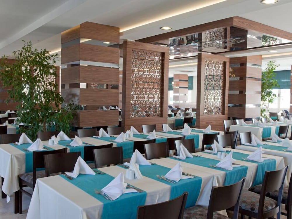 Serenis Hotel - All Inclusive — Restaurant & bars in Side