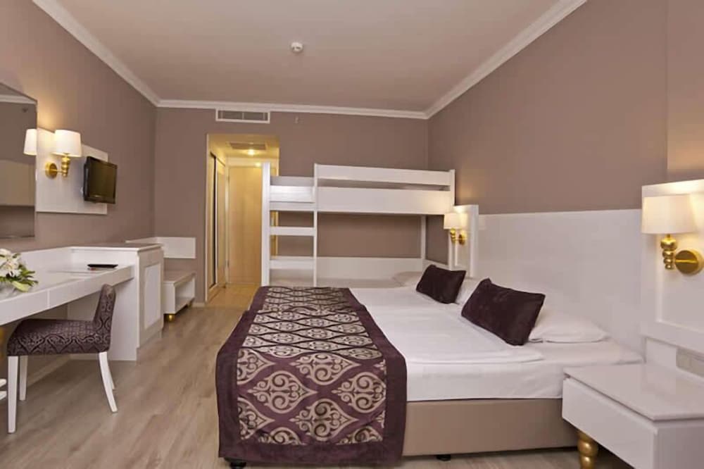 Serenis Hotel - All Inclusive — Hotel rooms in Side