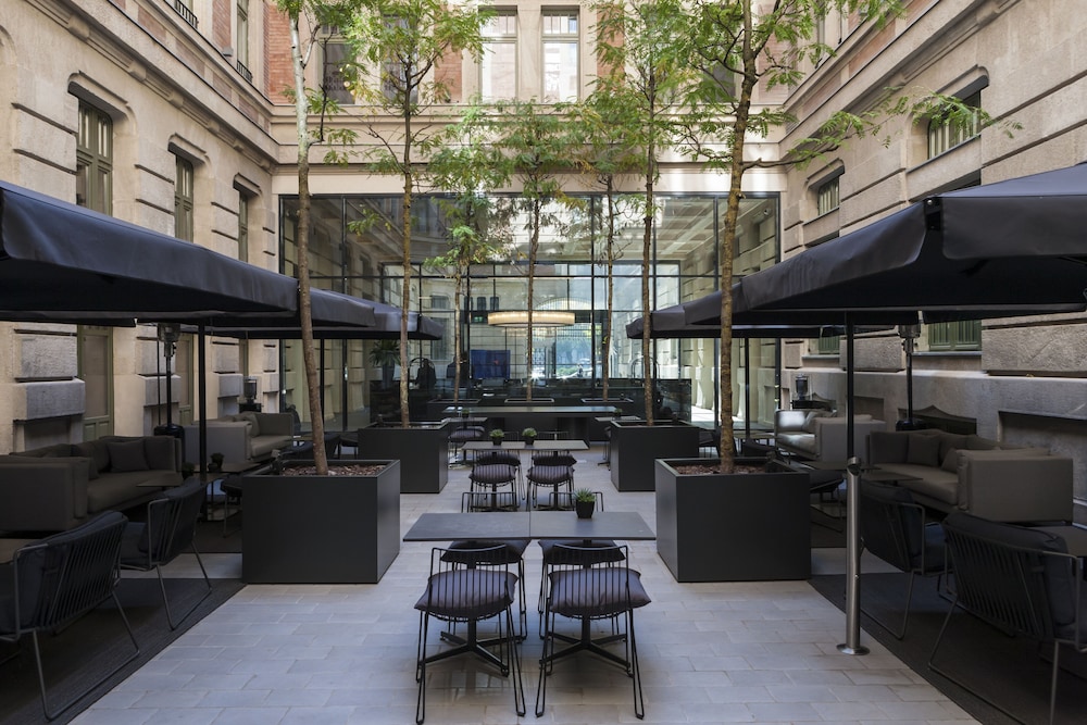 Kozmo Hotel Suites & Spa - Small Luxury Hotels of the World