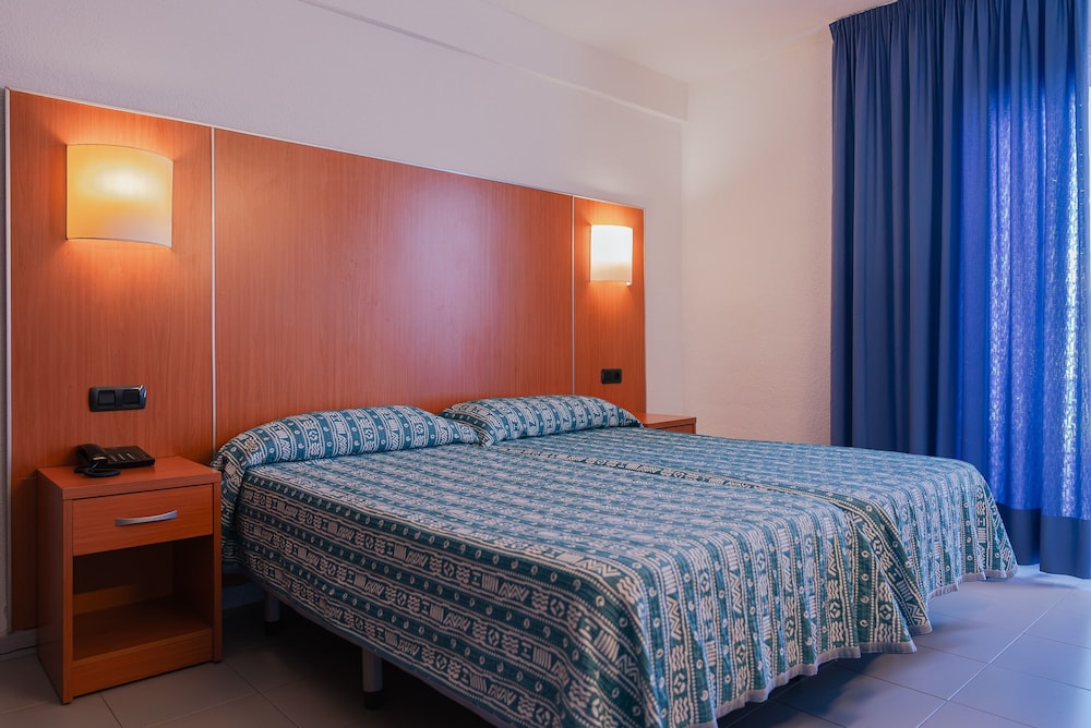 Port Fiesta Park Hotel — Hotel rooms in Benidorm, Valencian Community