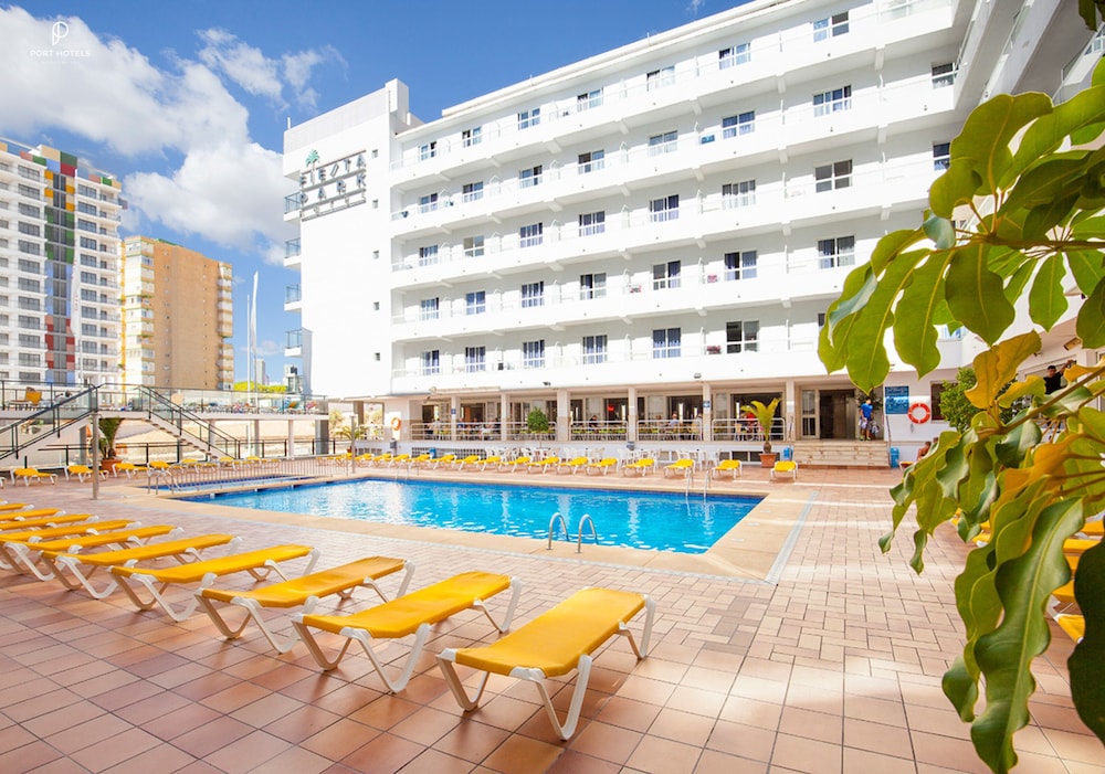 Port Fiesta Park Hotel — Swimming pool in Benidorm, Valencian Community