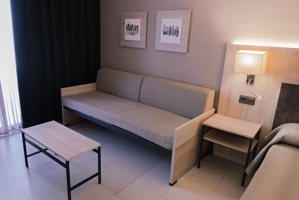Port Fiesta Park Hotel — Hotel rooms in Benidorm, Valencian Community