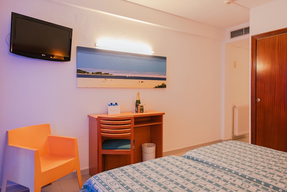 Port Fiesta Park Hotel — Hotel rooms in Benidorm, Valencian Community