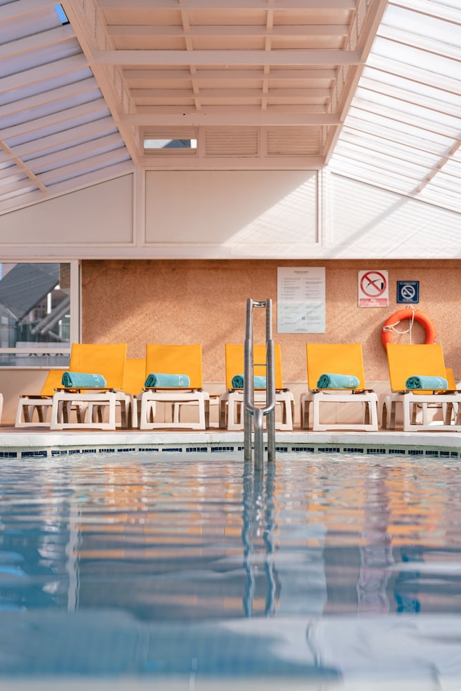Port Fiesta Park Hotel — Swimming pool in Benidorm, Valencian Community