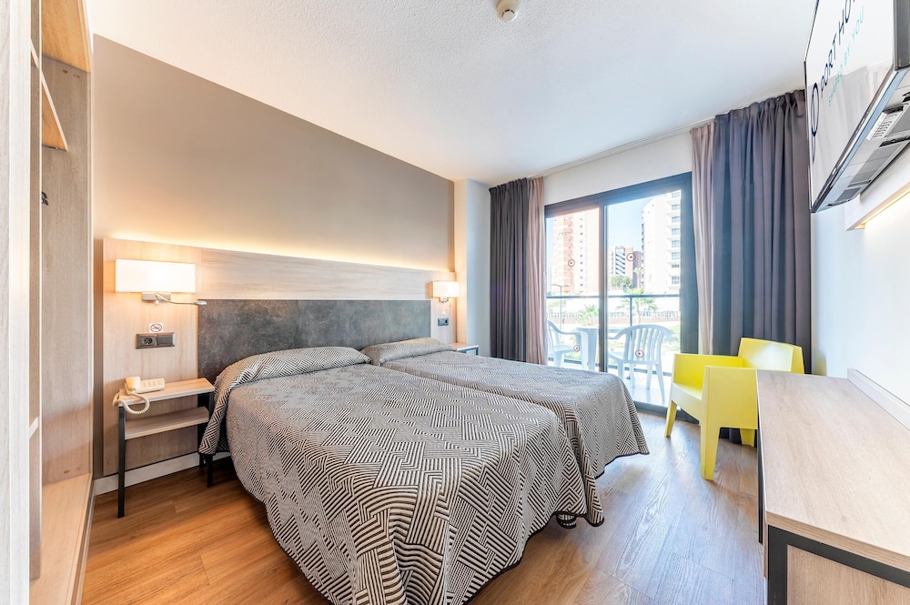 Port Fiesta Park Hotel — Hotel rooms in Benidorm, Valencian Community