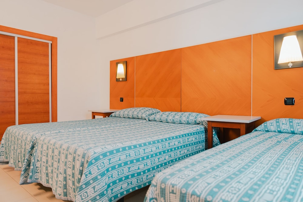 Port Fiesta Park Hotel — Hotel rooms in Benidorm, Valencian Community