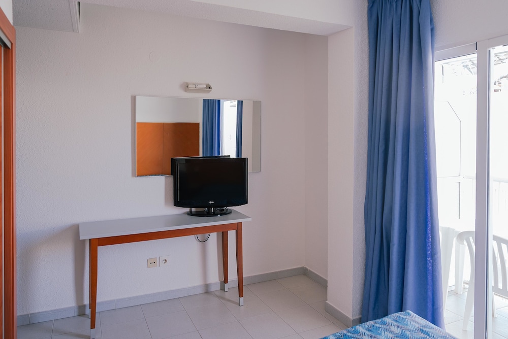 Port Fiesta Park Hotel — Hotel rooms in Benidorm, Valencian Community