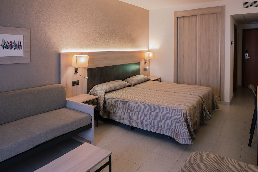Port Fiesta Park Hotel — Hotel rooms in Benidorm, Valencian Community
