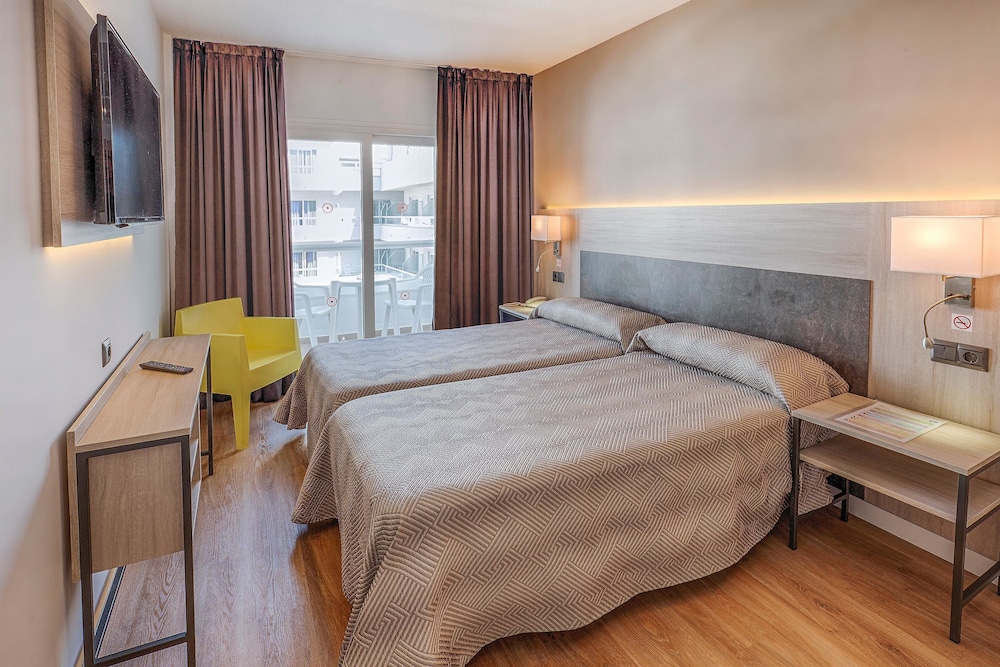 Port Fiesta Park Hotel — Hotel rooms in Benidorm, Valencian Community