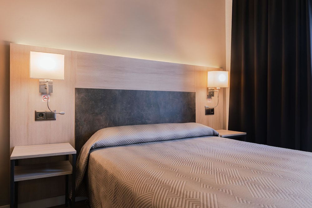 Port Fiesta Park Hotel — Hotel rooms in Benidorm, Valencian Community