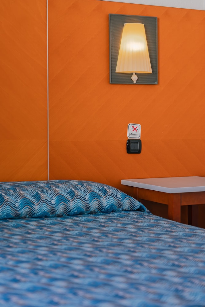 Port Fiesta Park Hotel — Hotel rooms in Benidorm, Valencian Community