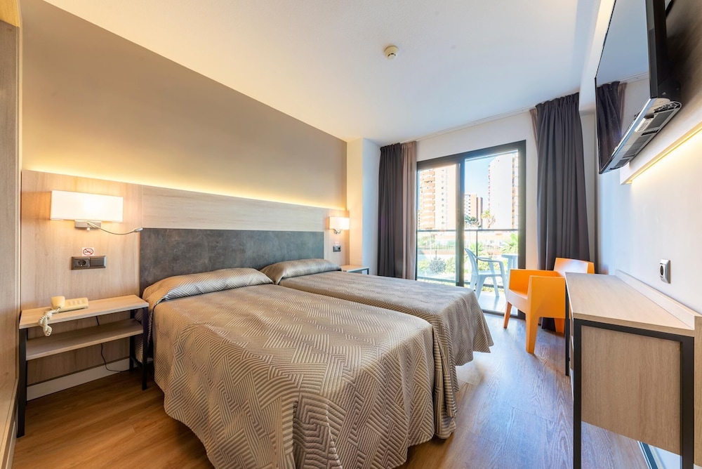 Port Fiesta Park Hotel — Hotel rooms in Benidorm, Valencian Community