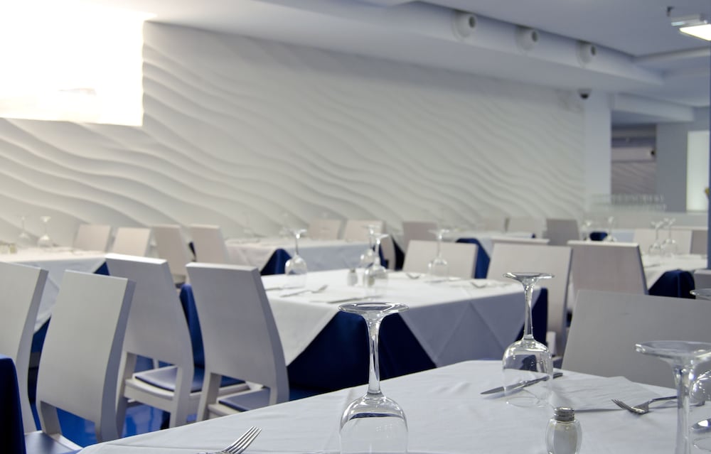 ALEGRIA Sun Village — Restaurant & bars in Lloret de Mar, Catalonia