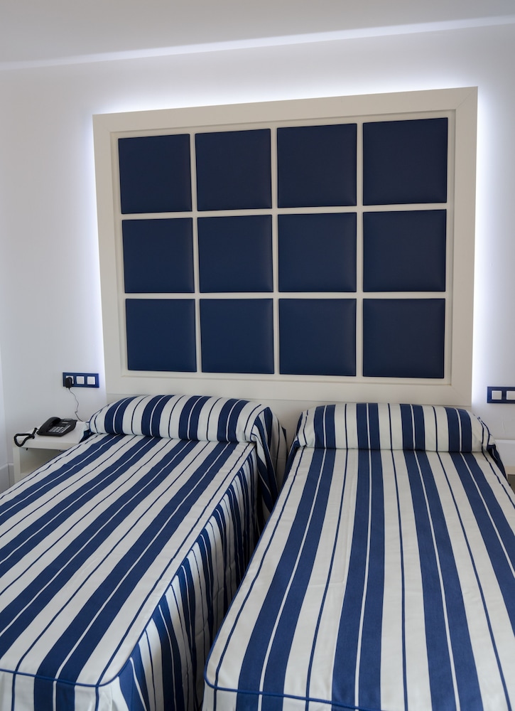ALEGRIA Sun Village — Hotel rooms in Lloret de Mar, Catalonia